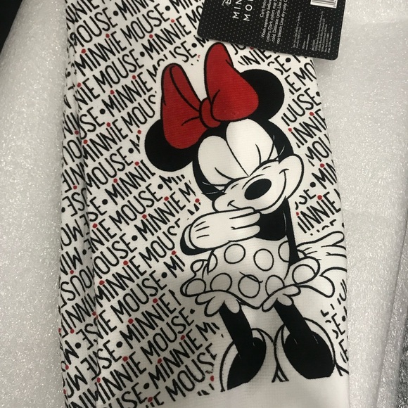 Disney’s Minnie Mouse Graphic dish towel brand new - Picture 2 of 2